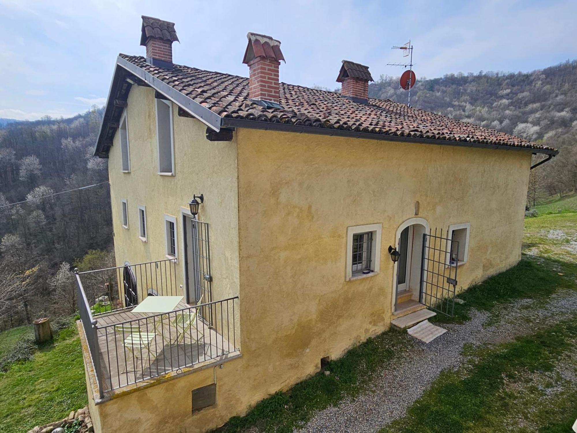 Casa Nel Verde Ca Dla Cola Mombasiglio Kültér fotó